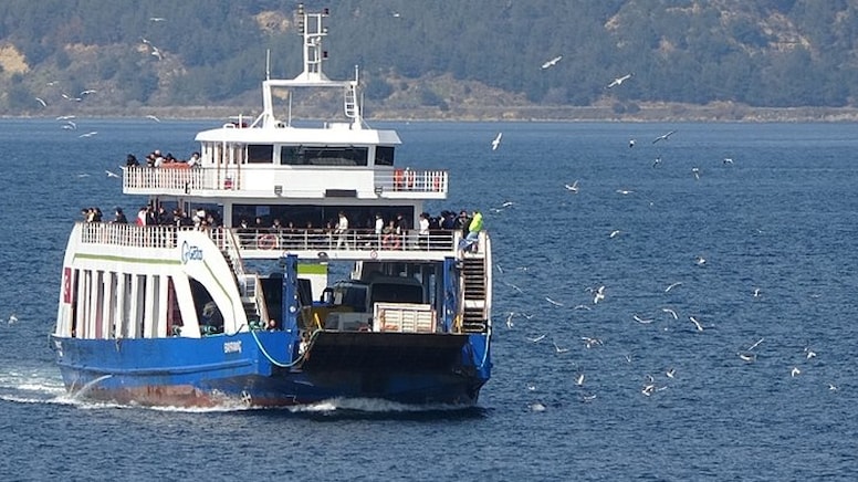Bozcaada ve Gökçeada feribot seferlerinin saatleri Ramazan Bayramı'nda güncellendi