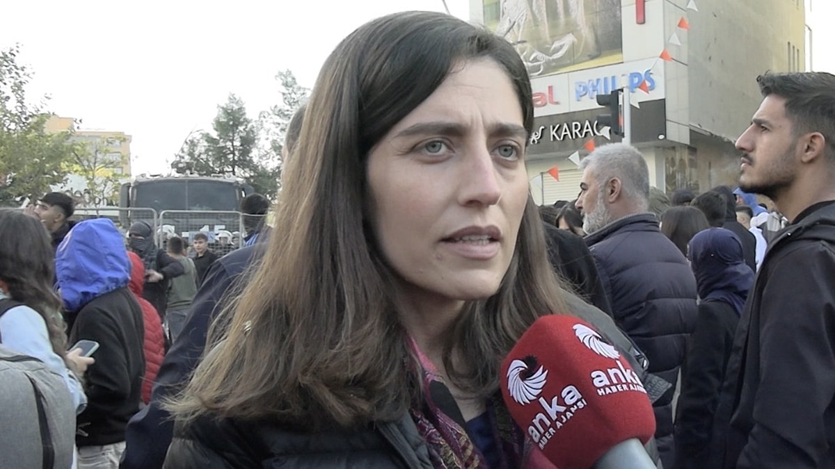 Yerine kayyum atanan Gülistan Sönük: Kürsülerden çözümden bahsederek sonra kayyum atamak iki yüzlülük