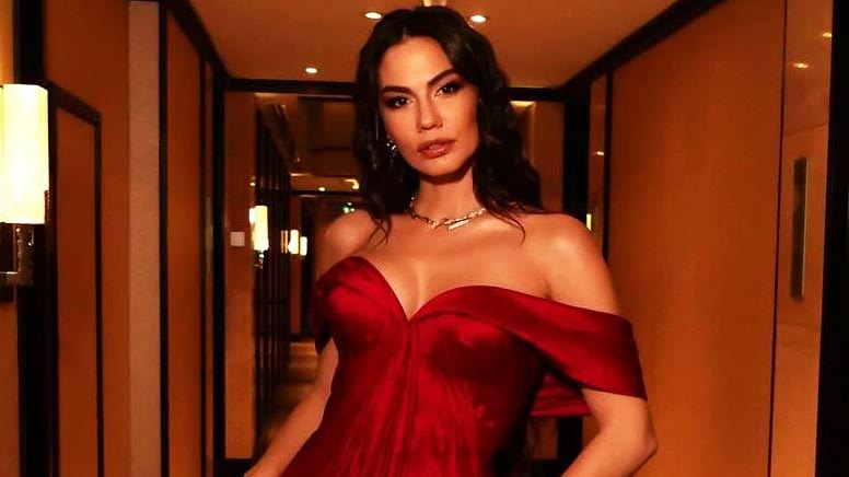 Demet Özdemir, Dubai'deki törene damga vurdu
