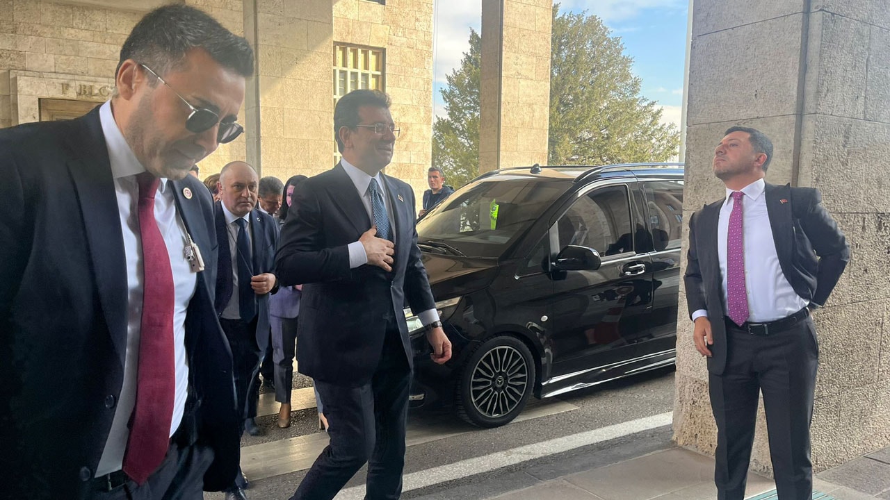 İmamoğlu, parti liderleriyle görüşmeye başladı