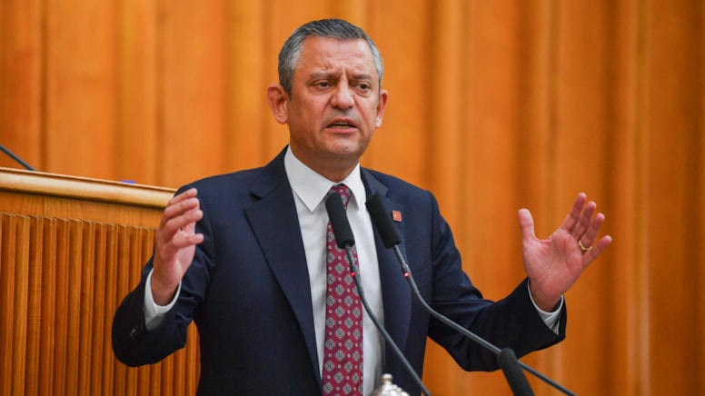 Özgür Özel: Madalya taktıkları teğmenlere saldırıyorlar