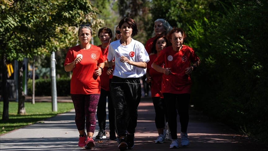 Koşmak mı yürümek mi daha sağlıklı? Bilim ne diyor...