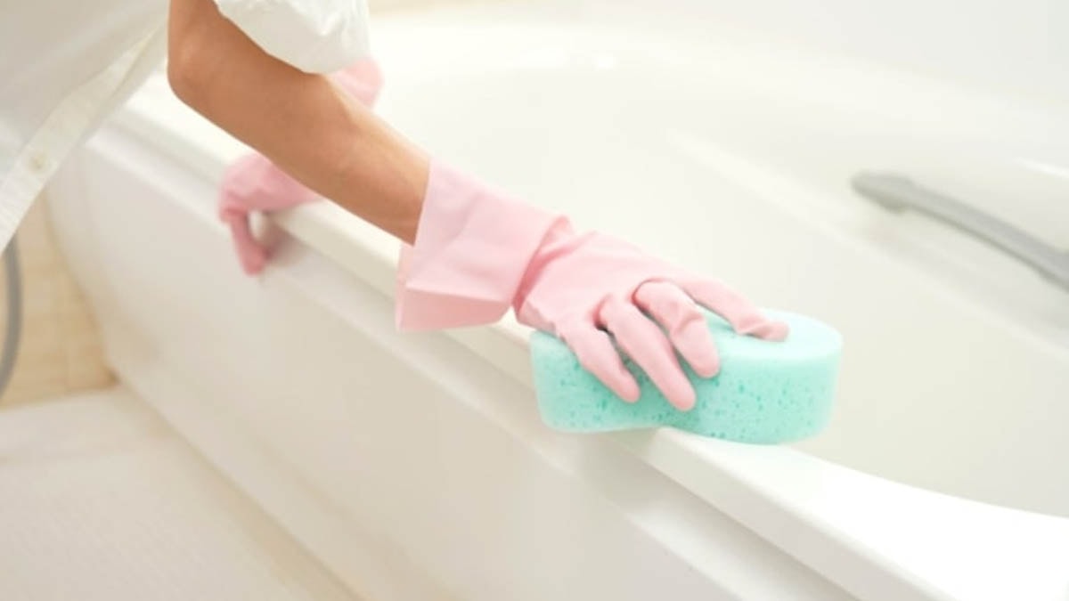 Meğer akşamları küvete bulaşık deterjanı koymanın bir sırrı varmış!