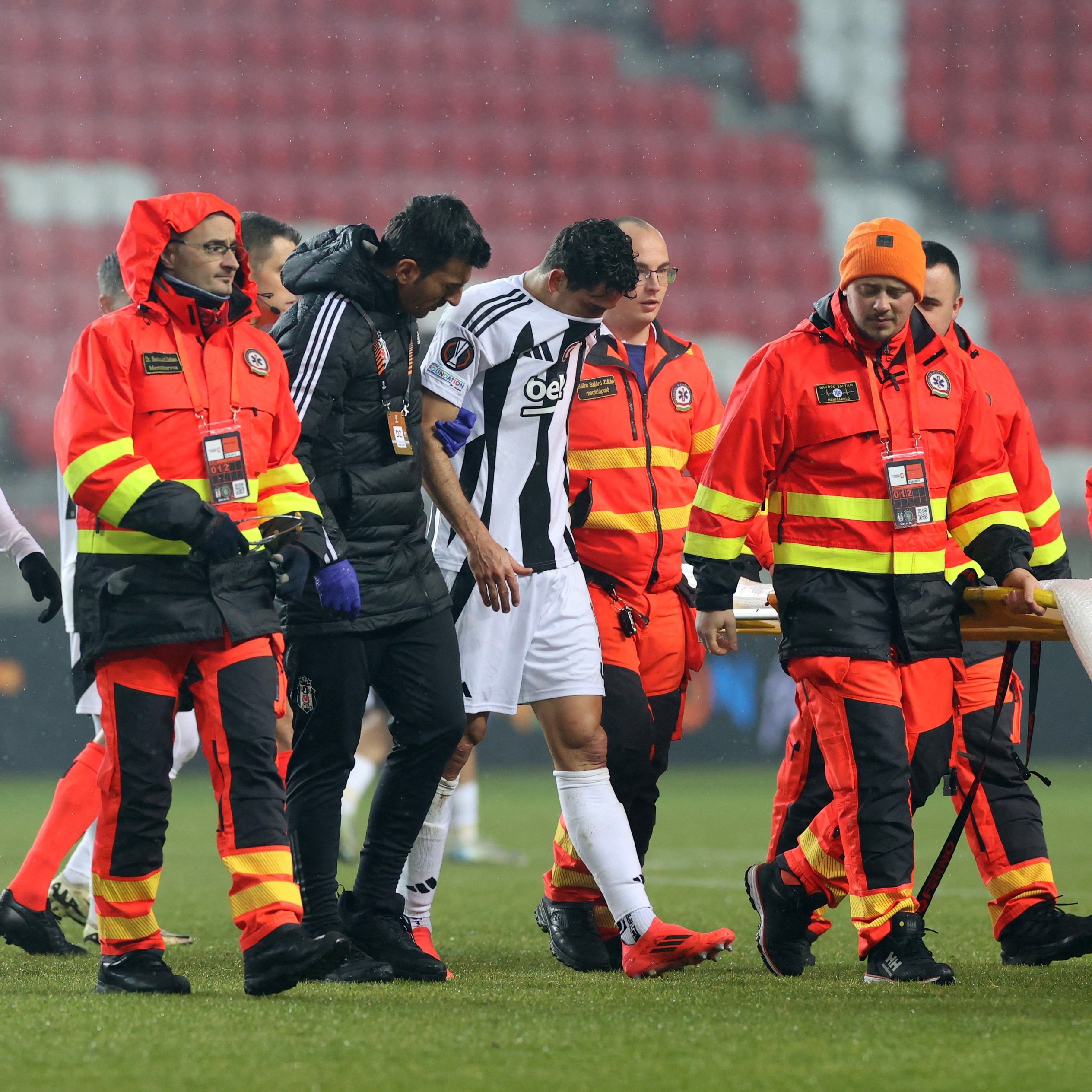 Beşiktaş'a Paulista ve Uduokhai'den kötü haber