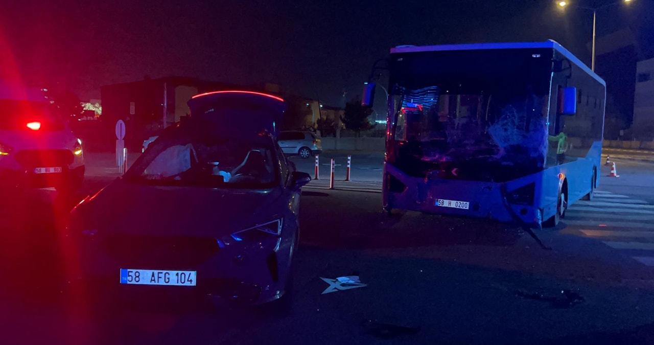 Halk otobüsü kaza yaptı: 9 yaralı