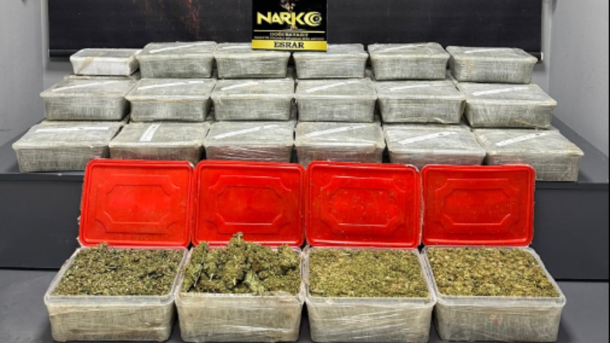 Ağrı'da uyuşturucu tacirlerine şok baskın