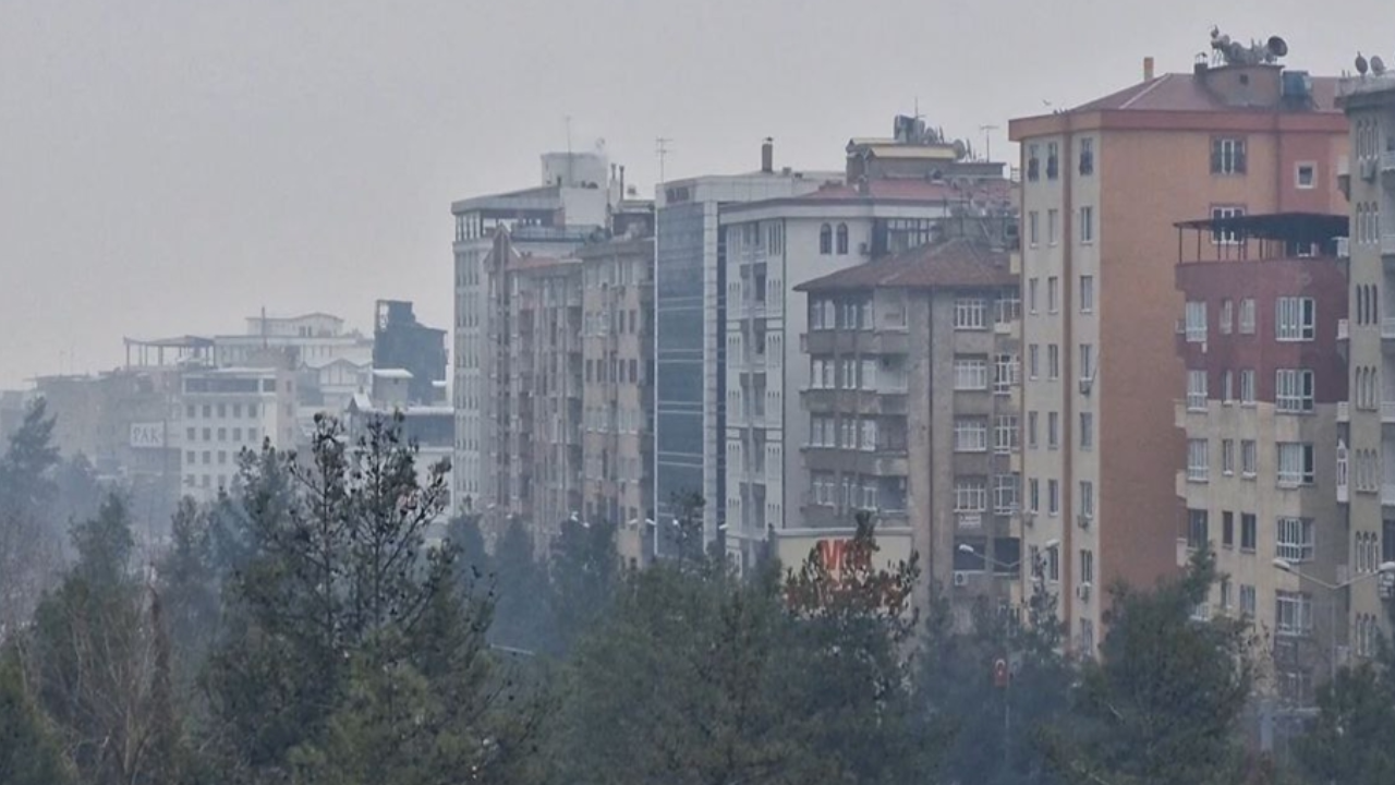 Diyarbakır'da sis azaldı, uçak seferleri normale döndü