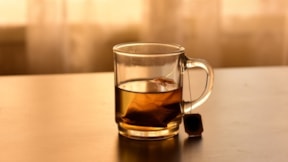 Poşet çay deyip geçmeyin, milyonlarca mikroplastik salabilir