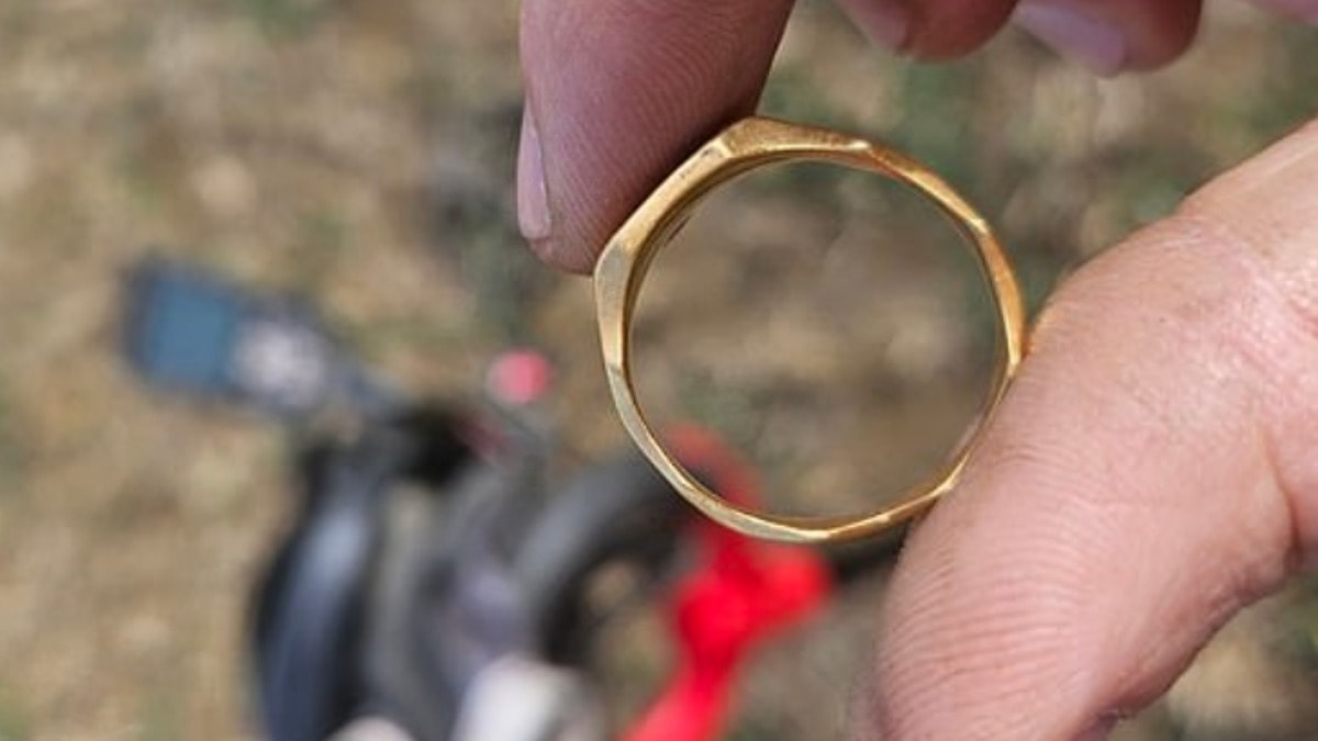 Dedektörle 450 bin TL değerinde ortaçağ yüzüğü buldu!