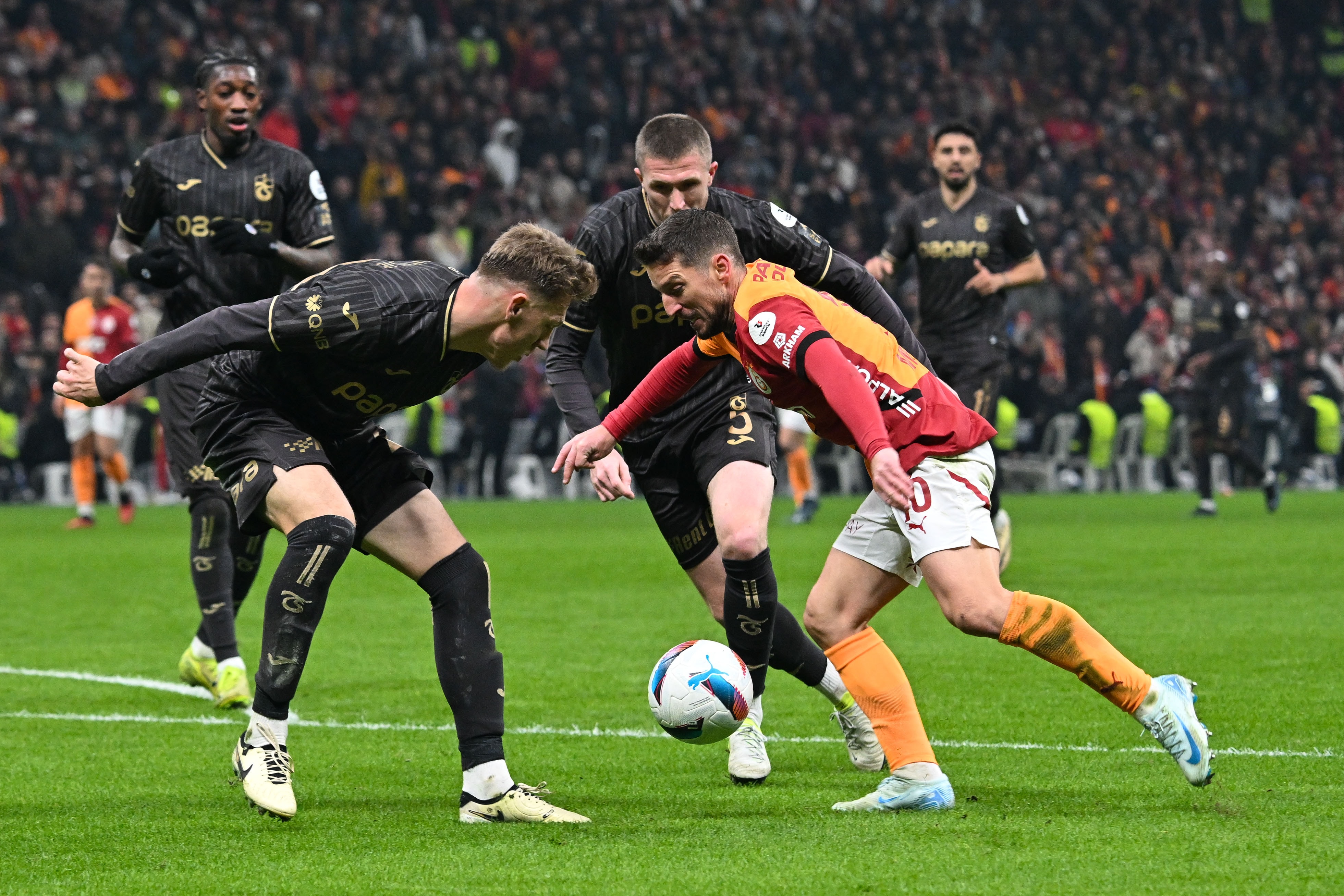 7 gollü çılgın maç Galatasaray’ın!