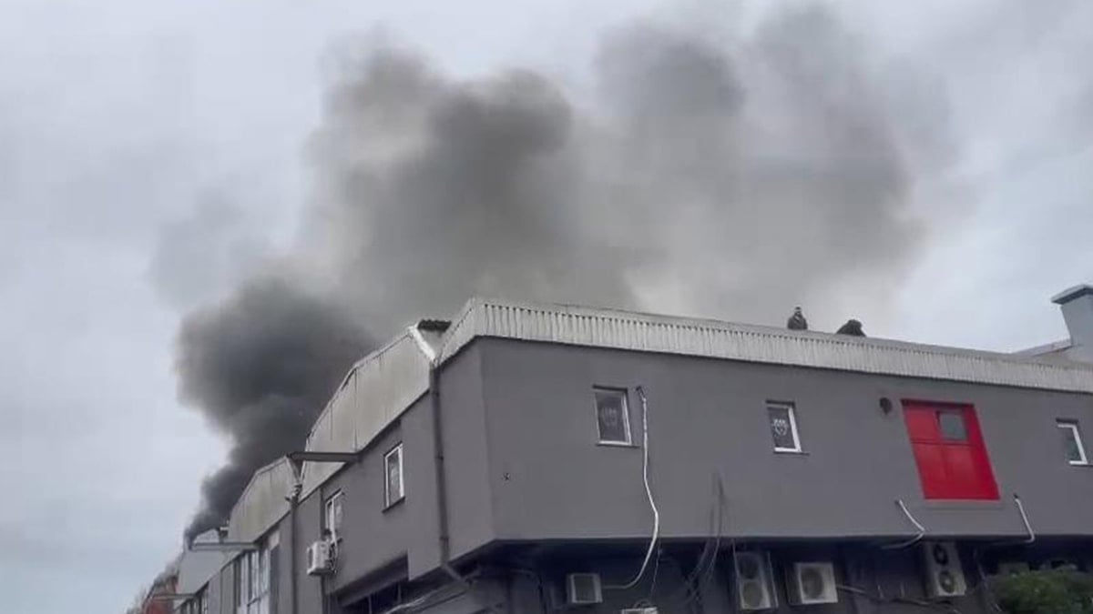 Bahçelievler'deki sanayi sitesinde yangın çıktı