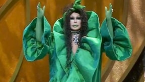 Bülent Ersoy esti gürledi: Vizyonsuz, kıskanç bir avuç insan...