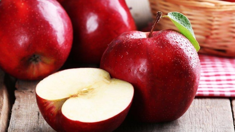 Elmalar haftalar geçse de asla çürümüyor: Buzdolabına koymanıza da gerek yok