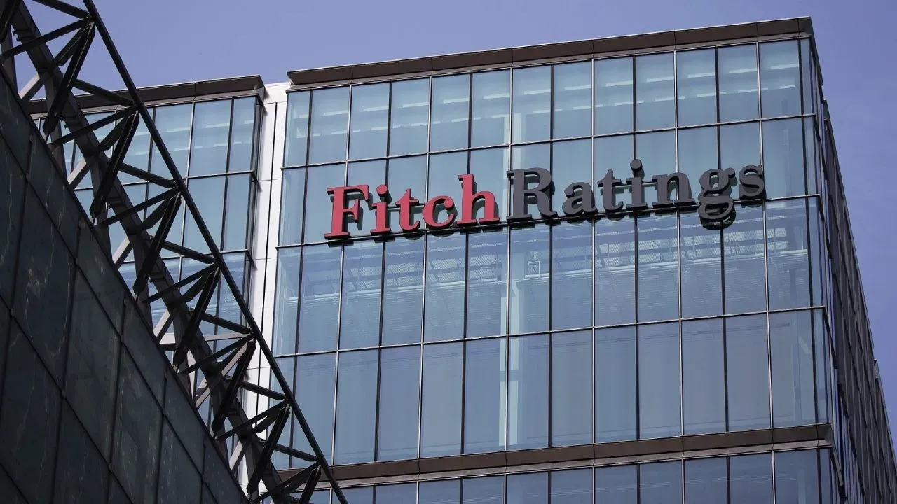 Fitch, Türk bankalarının görünümünü düşürdü