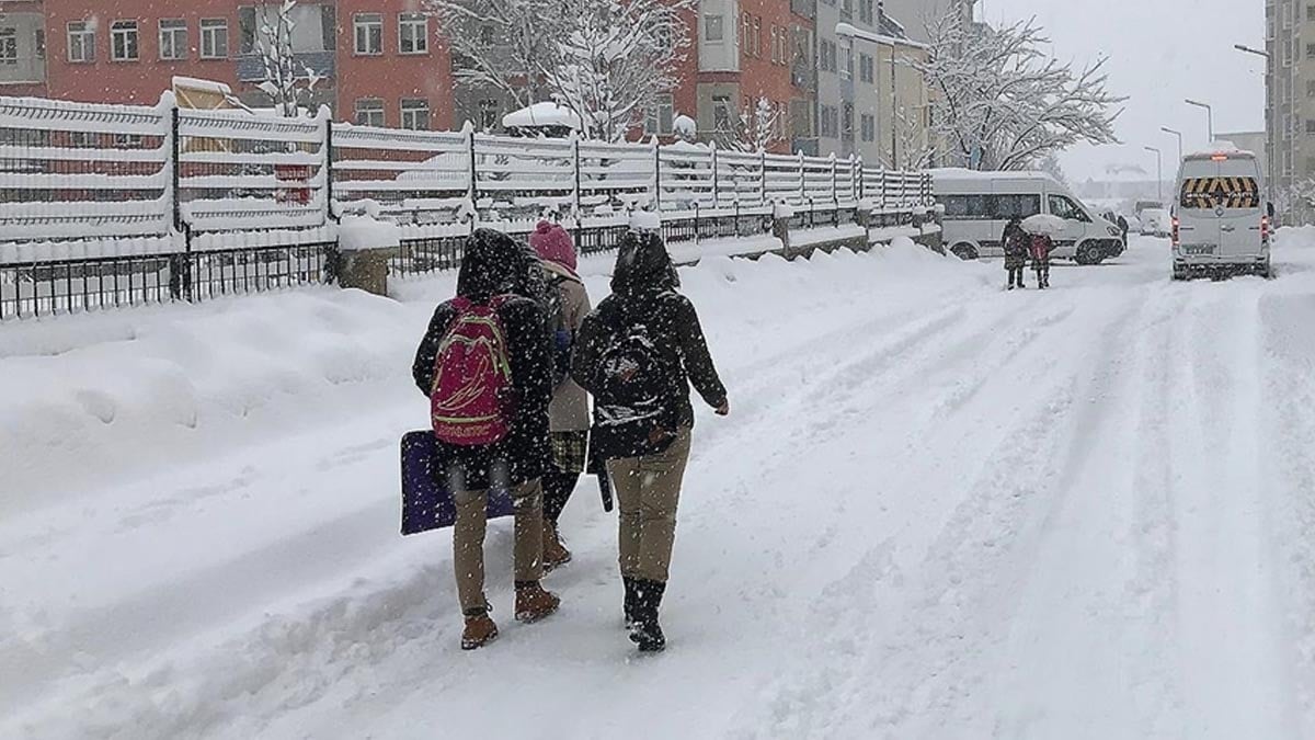 Tunceli'de eğitim öğretime kar engeli