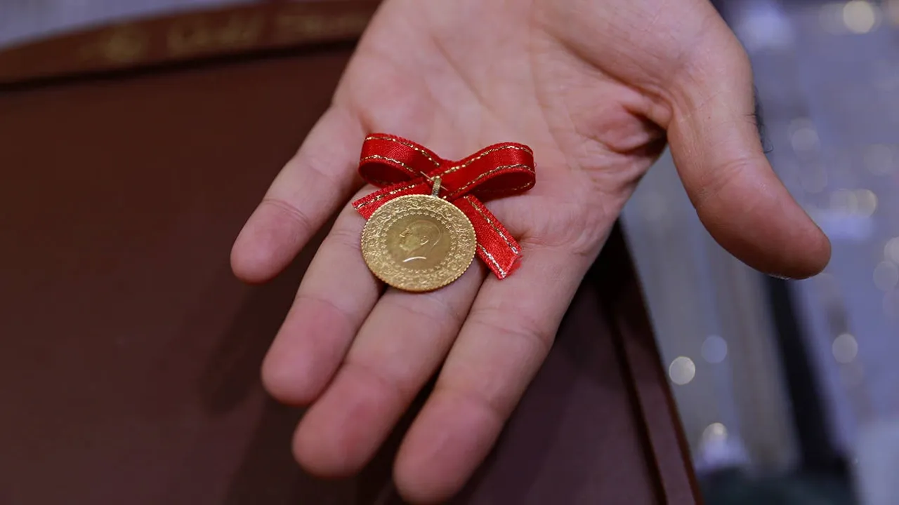 Milyonlarca altın sahibini ilgilendiriyor: Kuyumcuların tamamında yasaklandı