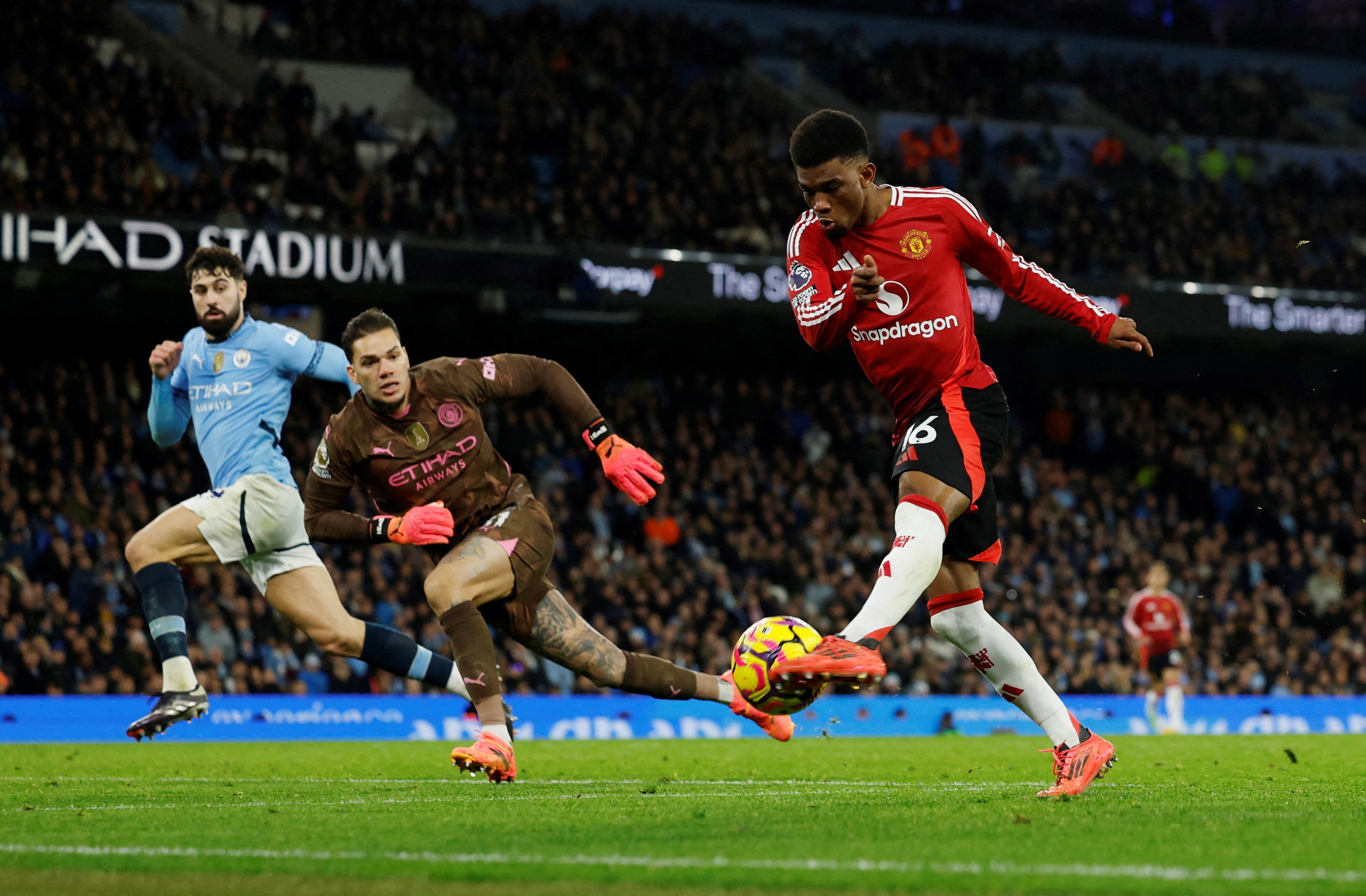 Manchester derbisinde muhteşem geri dönüş!