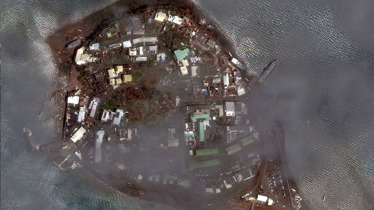 NASA ölümcül kasırganın adayı yuttuğu anın uzay görüntülerini yayınladı