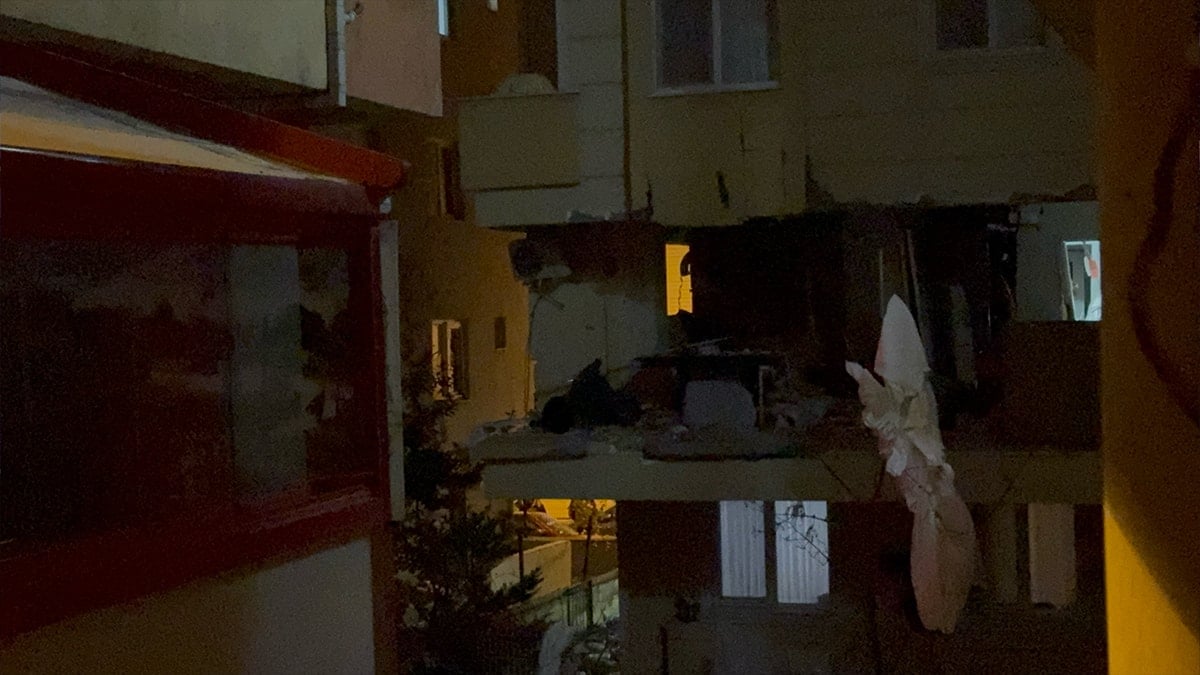 Ümraniye'de apartman dairesinde patlama! 1 yaralı