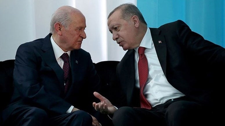 Bahçeli ve Erdoğan'ı üzen anket: AKP ve MHP'lilerin oyları CHP'ye geçti