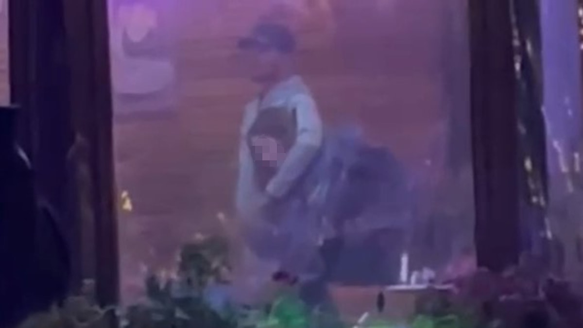 Restoranda tartıştığı sevgilisini rehin aldı