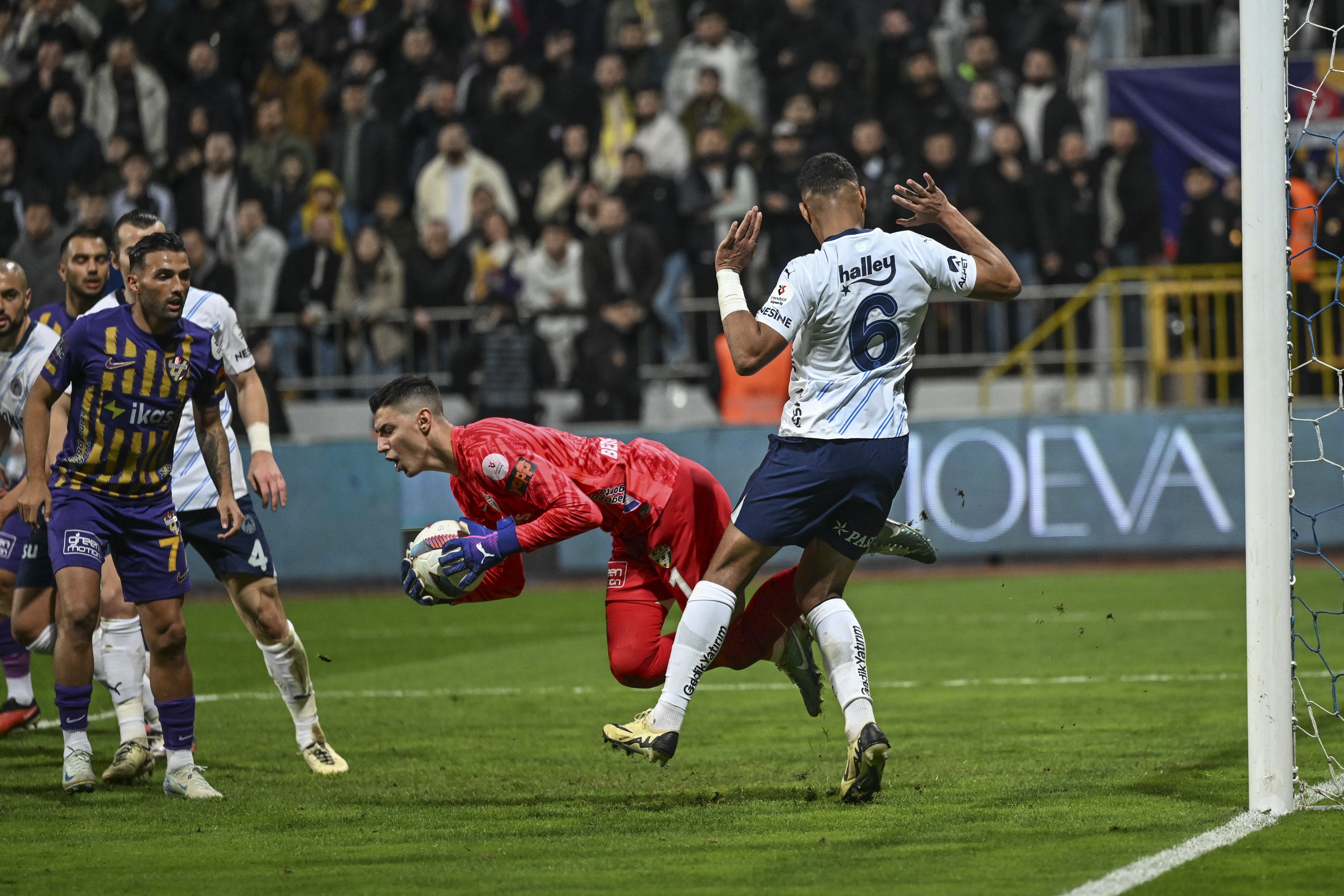 Aslan Muslera'nın alternatifini buldu!