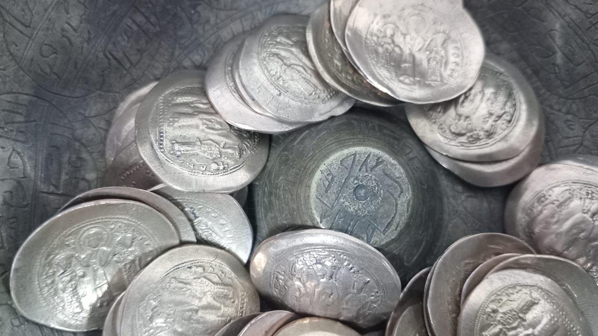 Bizans dönemine ait tarihi sikke ele geçirildi