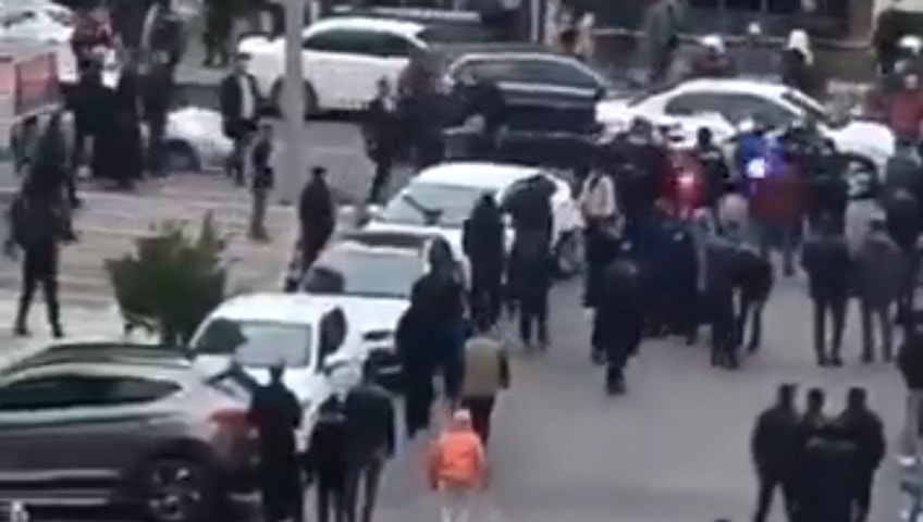 Taziye evindeki kavga sokağa taştı