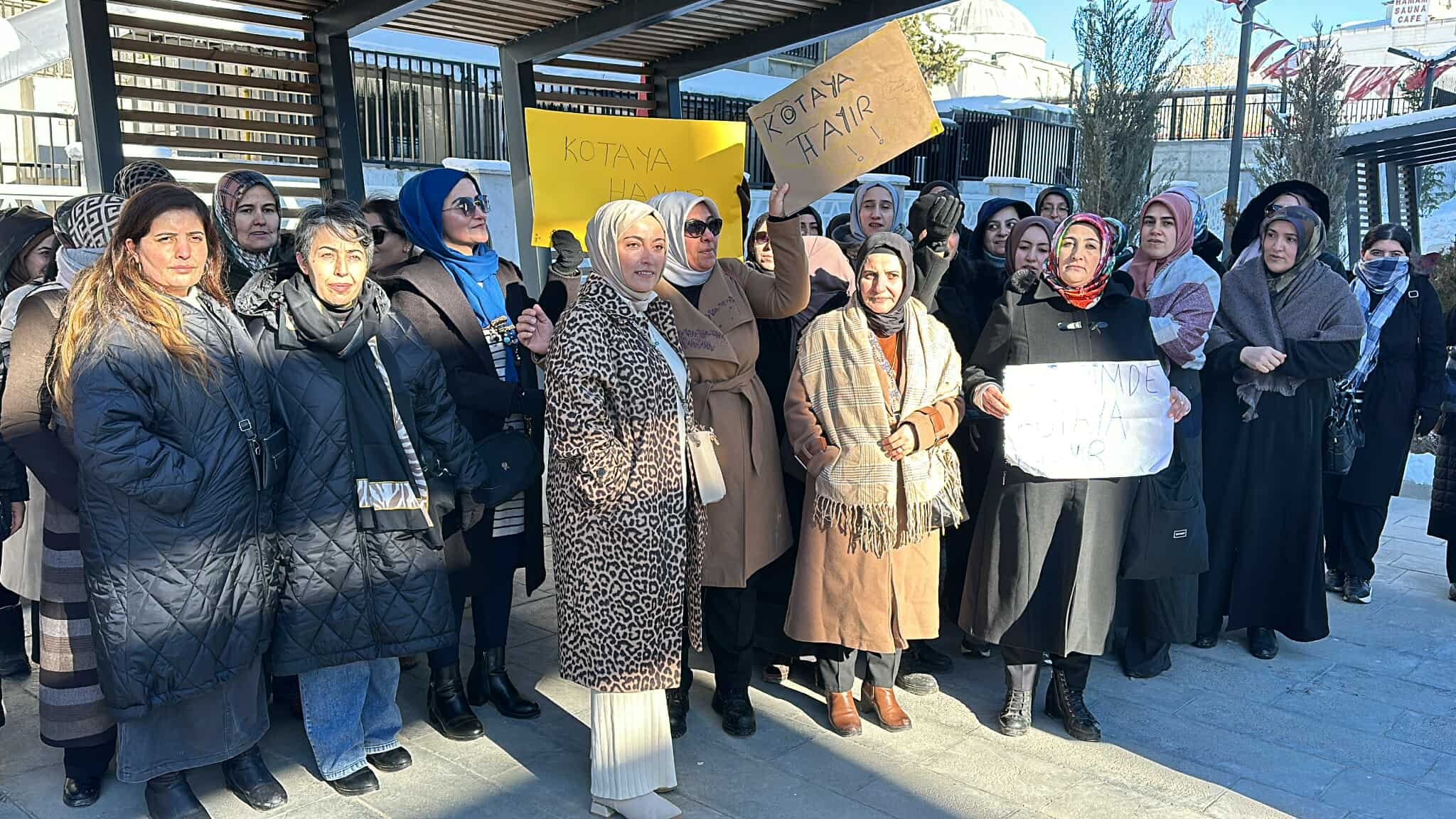 Van'da usta öğreticilerden eylem