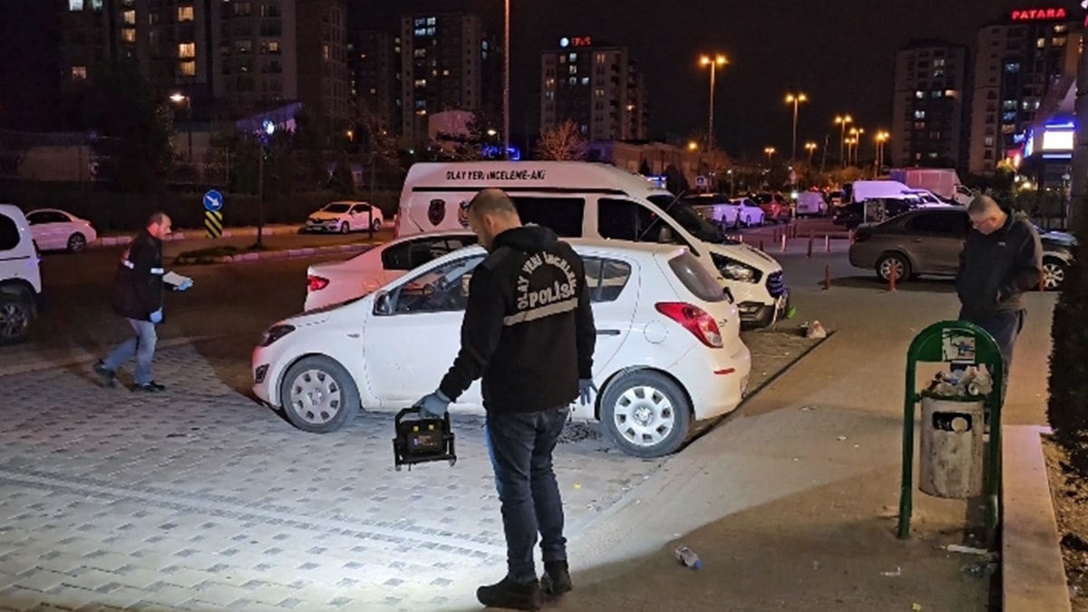 'Yan baktın' kavgasında silahlar konuştu