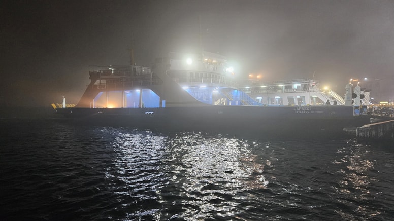 Çanakkale Boğazı'nda gemi geçişlerine sis engeli