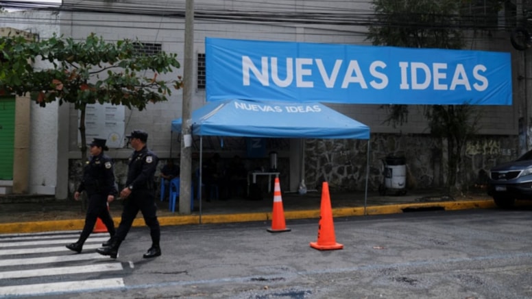 El Salvador kritik seçim için sandık başında