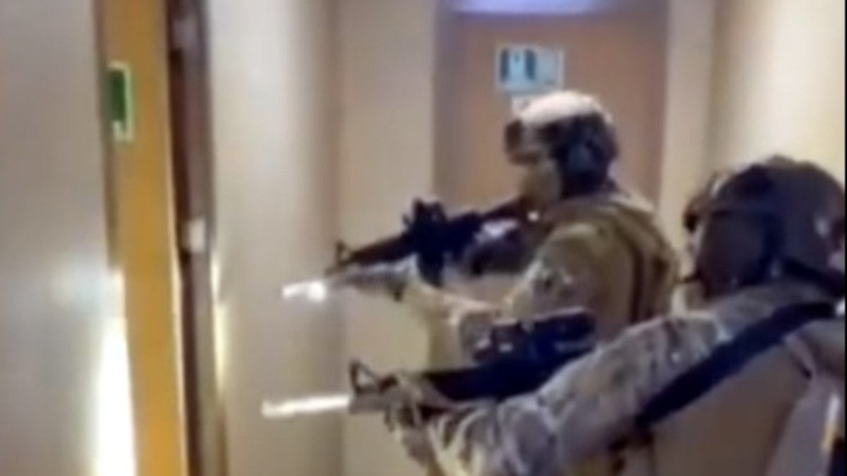 Ege’de sıcak saatler, liman görevlilerini kaçıran gemiye operasyon