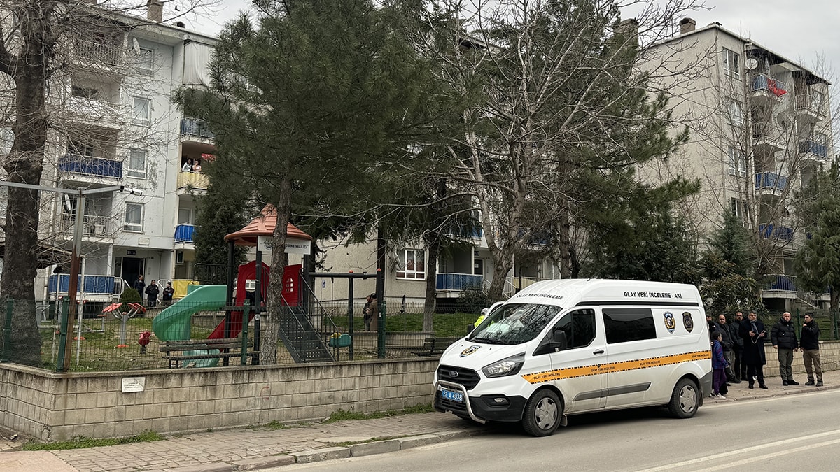 Komiser, polis olan eski eşini öldürdü