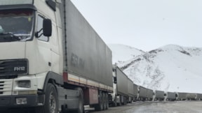 Türkiye- İran sınırında 15 kilometrelik TIR kuyruğu