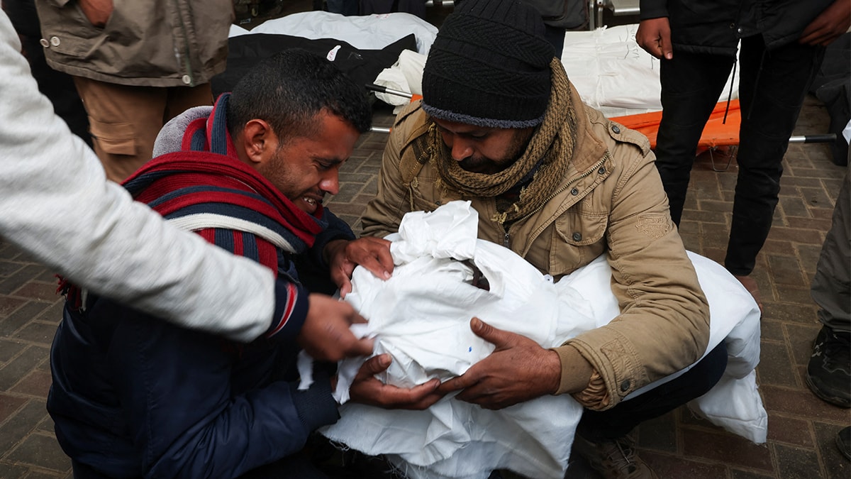 İsrail, Refah’ta onlarca kişiyi öldürdü