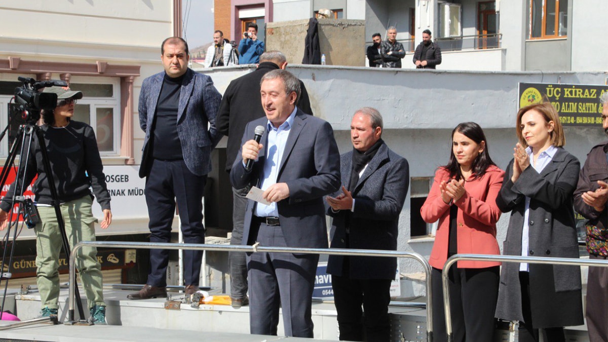 DEM Parti’nin programında yasa dışı slogana 6 gözaltı