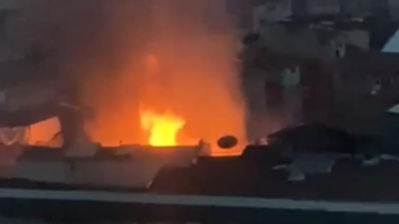 Beşiktaş'taki ahşap binada yangın
