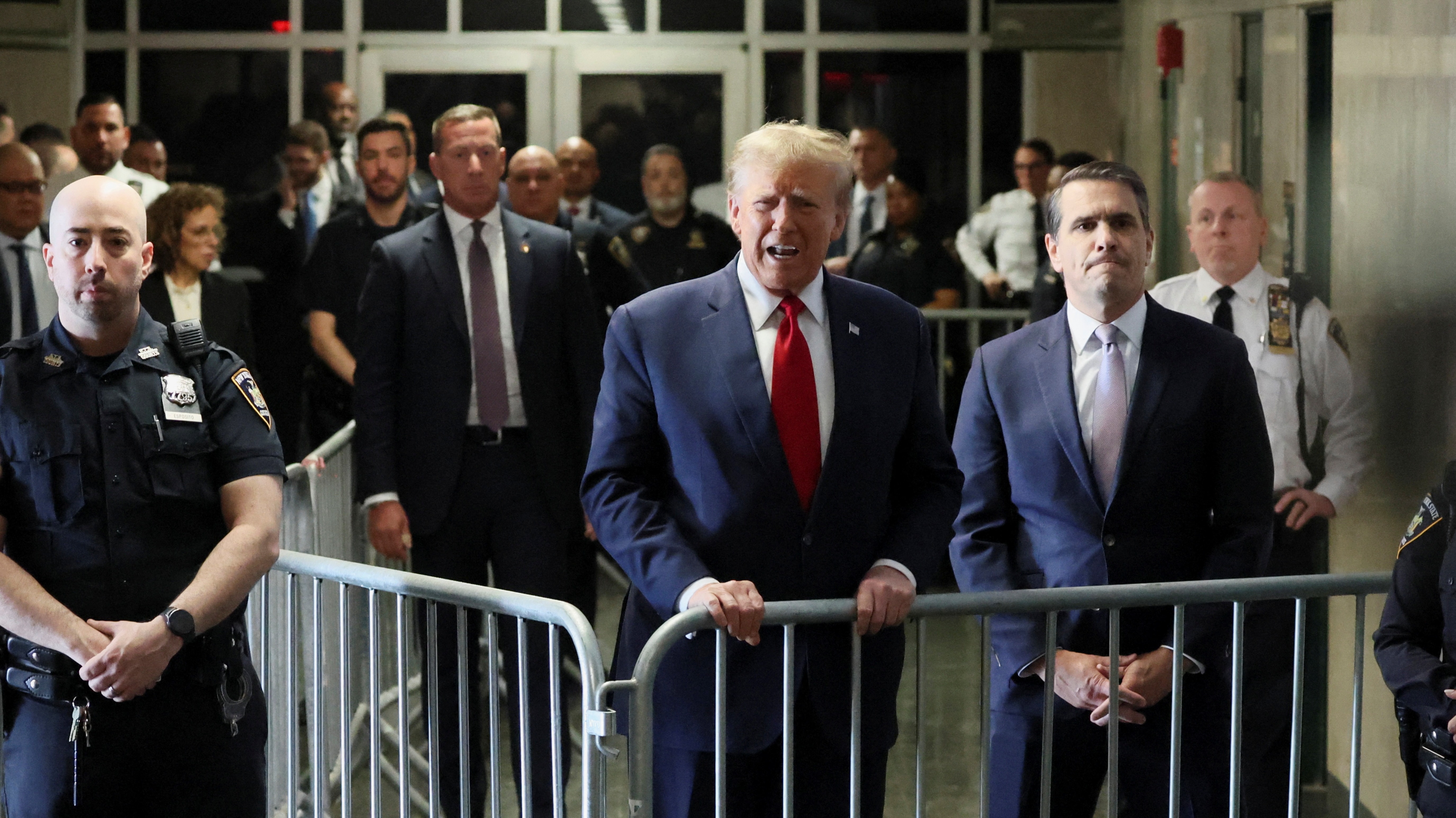 'Cinsel ilişki' ödemesi Trump'ın başını yaktı, yeniden hakim karşısına çıktı