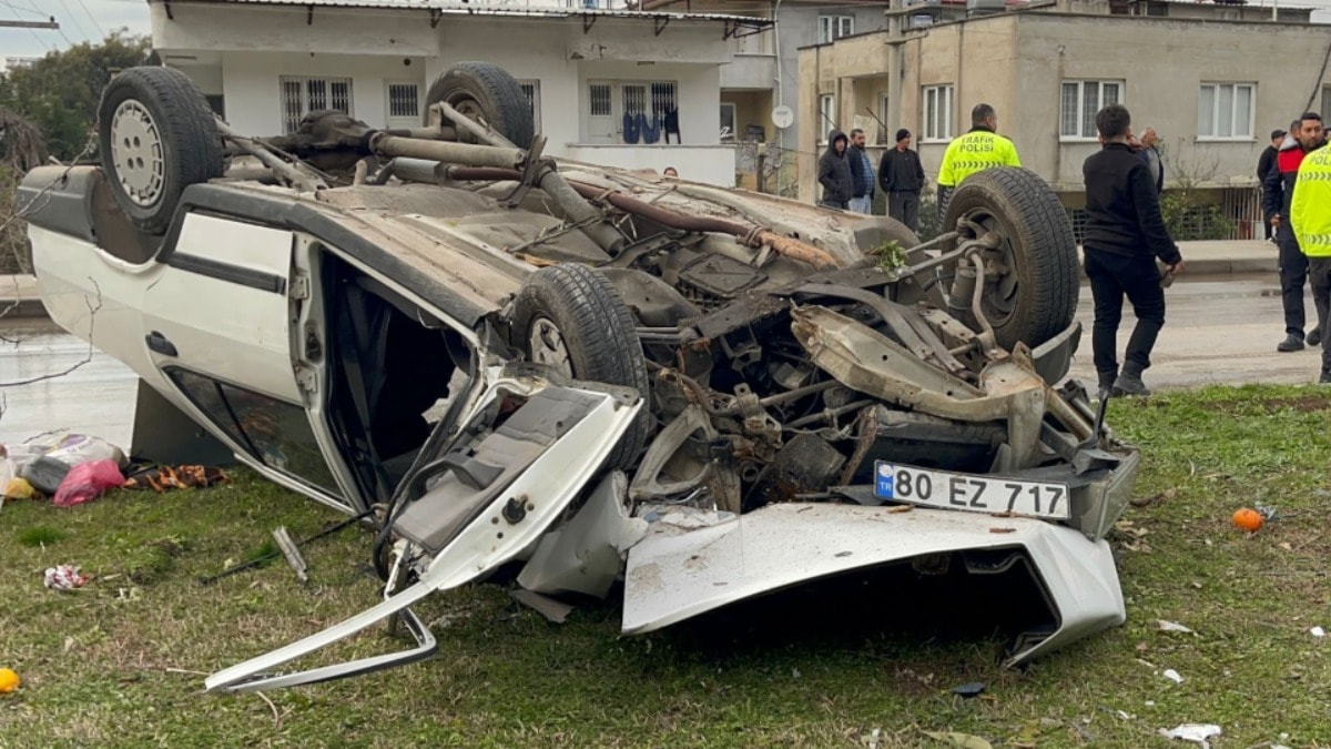 Kaza sonrası araç bu hale geldi