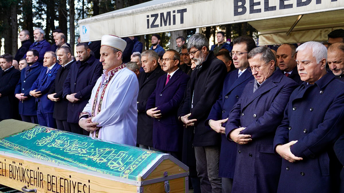 Akşener'in ablası son yolculuğuna uğurlandı