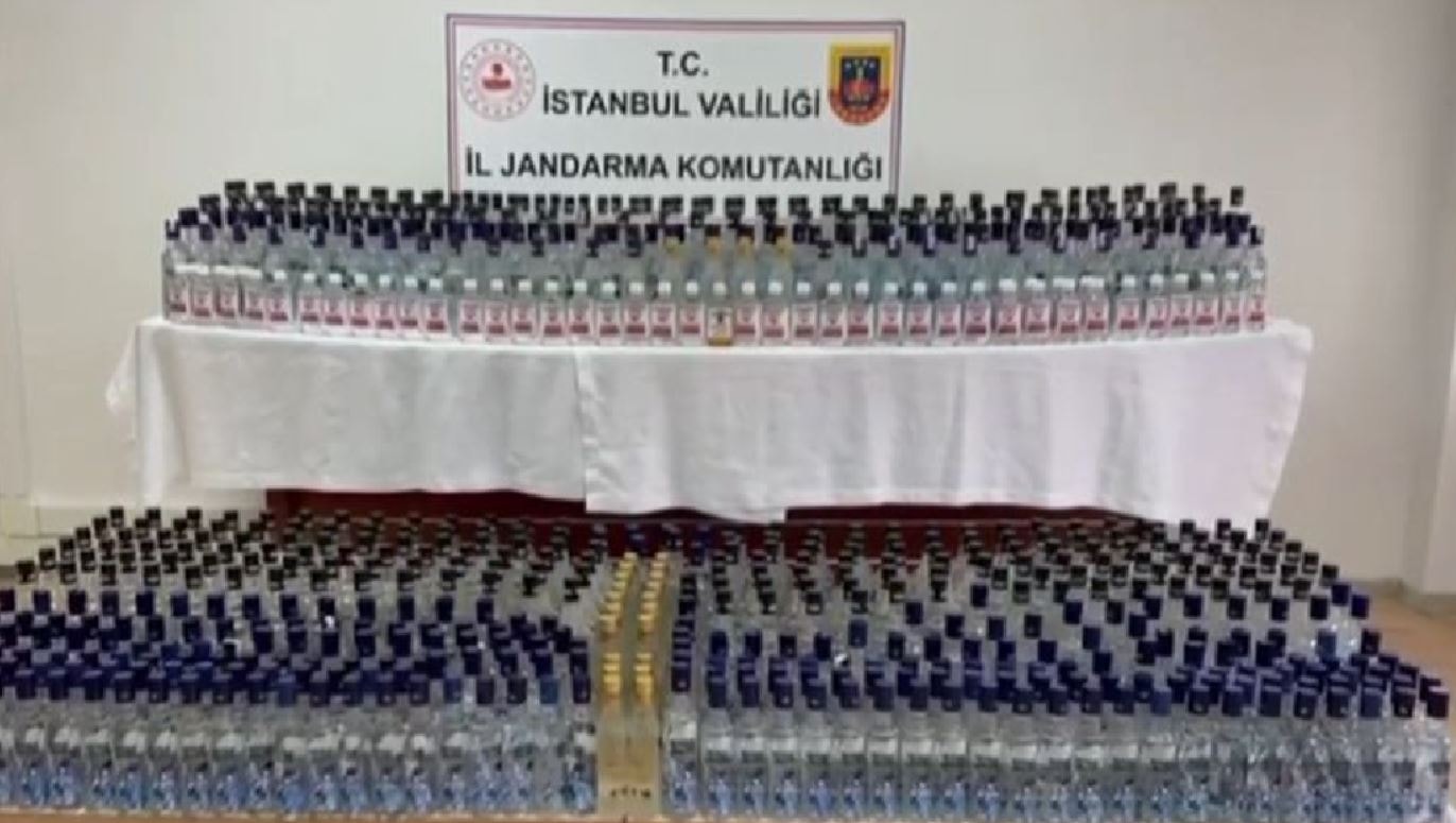 Fatih'te milyonlarca liralık sahte içki yakalandı