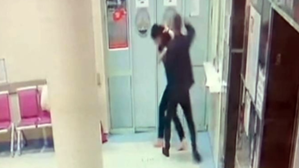 Ölüm haberini veren doktora saldırdı, ev hapsi aldı