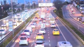 Okullar açıldı: İstanbul'da trafik yoğunluğu yaşanıyor