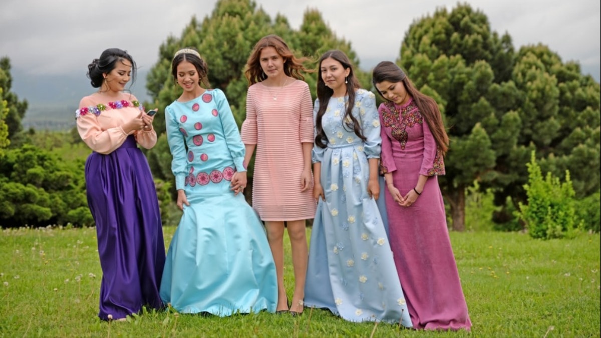 Liselileri bekaret testine zorluyorlar: Geçemeyeni polise şikayet ediyorlar