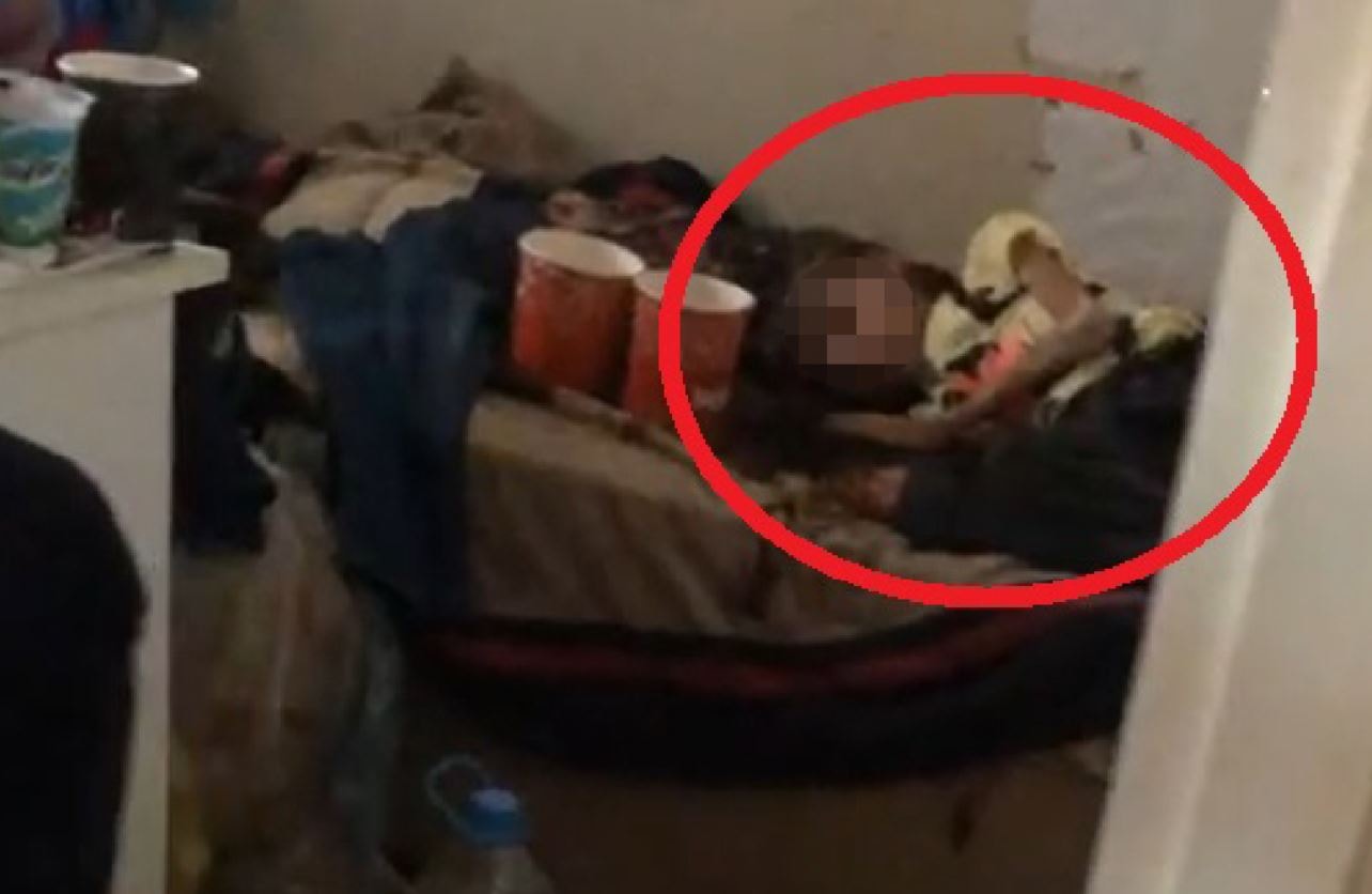 Çekiç, şişe, idrar... Çöp eve kapatılan Cem Muhammet'in annesi konuştu