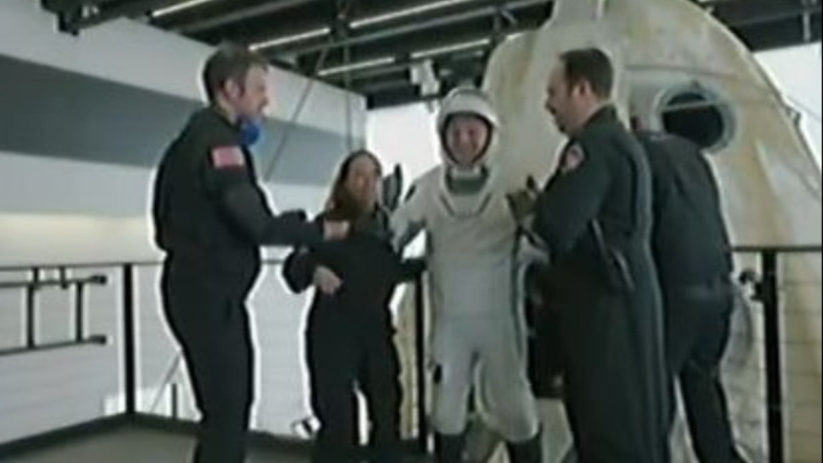 Alper Gezeravcı, Dünya'ya döndü