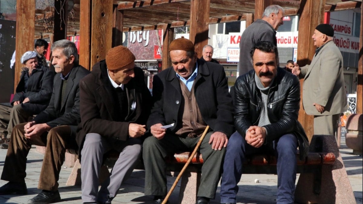 1 Alman emekli 5 Türk'e bedel