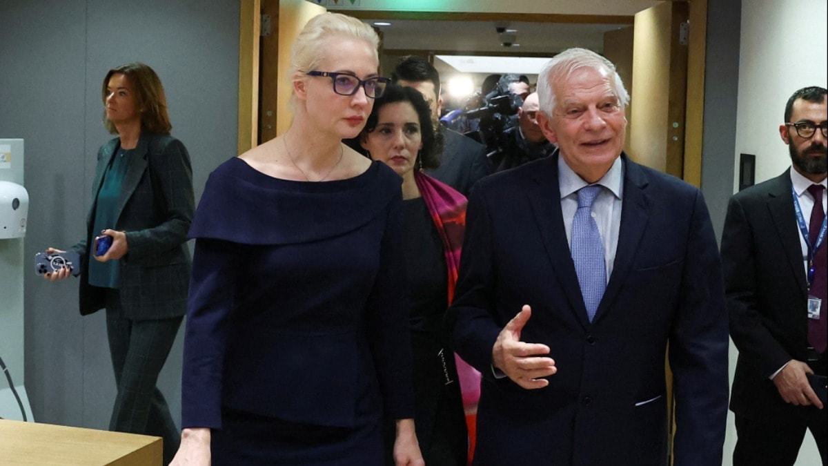 Navalni'nin eşi Putin'e ateş püskürdü