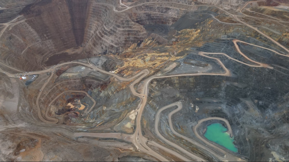 Madenin altından geçen fay silinmiş